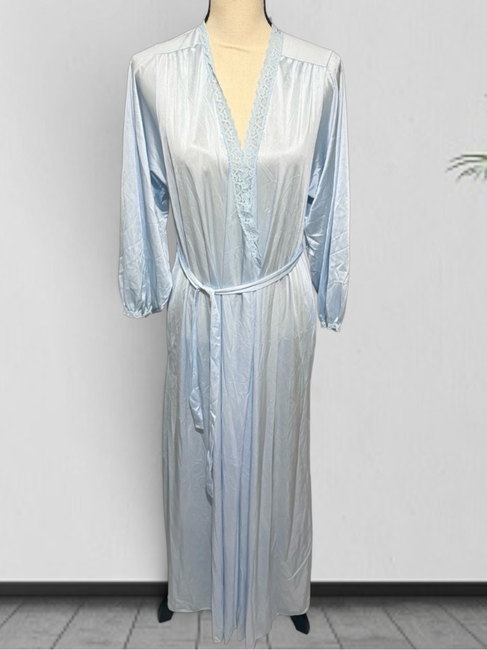 Vintage Miss Elaine Night Robe